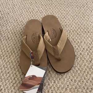 BNWT Rainbow Sandals Size Small (mens)